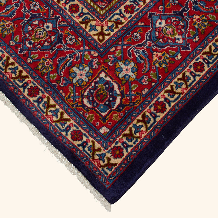 Red Traditional Persian Sarouk Wool Rug - 8'4" x 11'