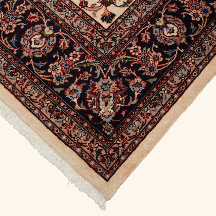 Ivory Traditional Persian Kashmar Wool Rug - 6'6" x 10'