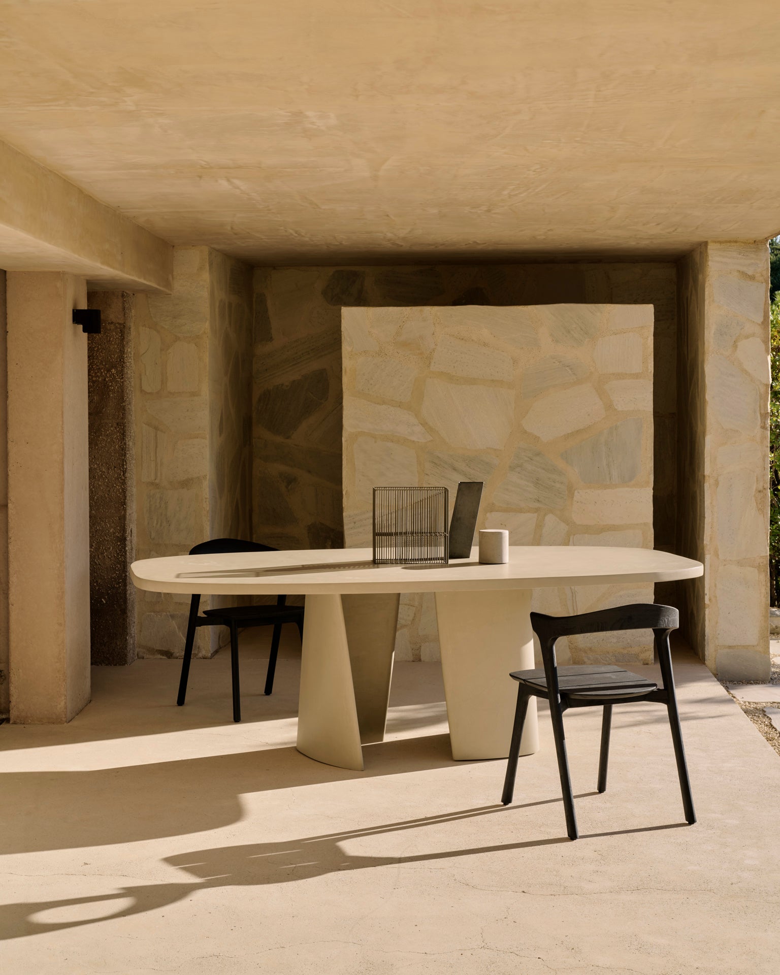 Canyon Outdoor Dining Table - Thumbnail 3