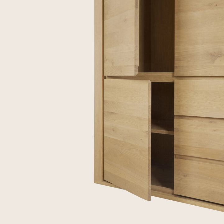 Shadow Dresser