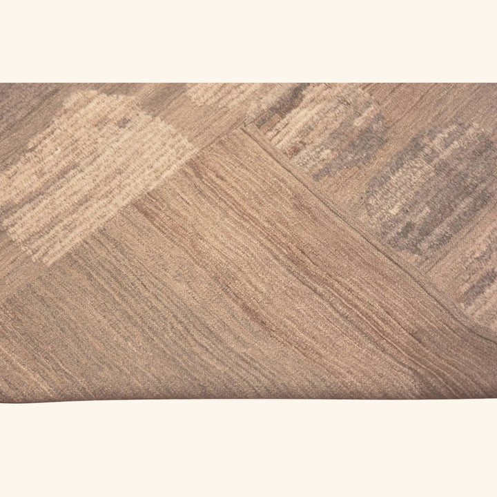 Zameen Transitional Wool Rug - 7'1" x 9'10"