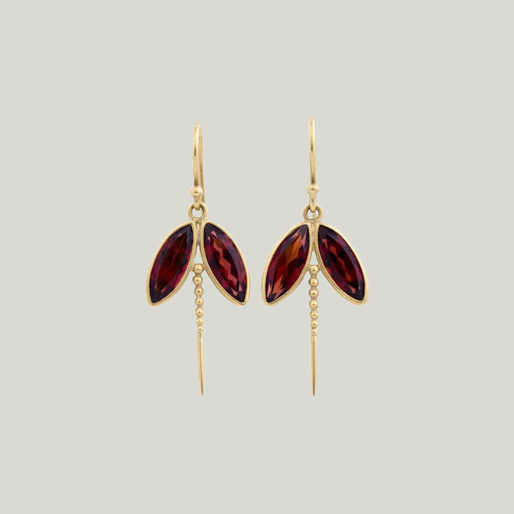 Hornet Earrings In Garnet