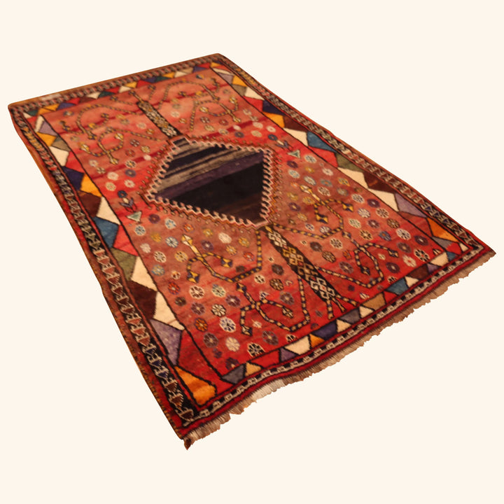 Vintage Traditional Persian Gabbeh Wool Rug - 4'4" x 6'10"