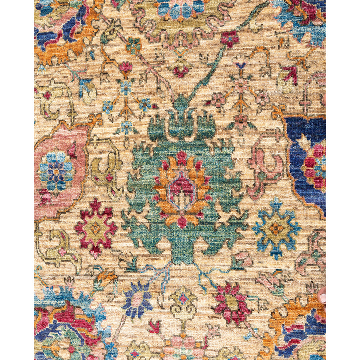 Beige Traditional Serapi Wool Rug - 6'5" x 9'5"
