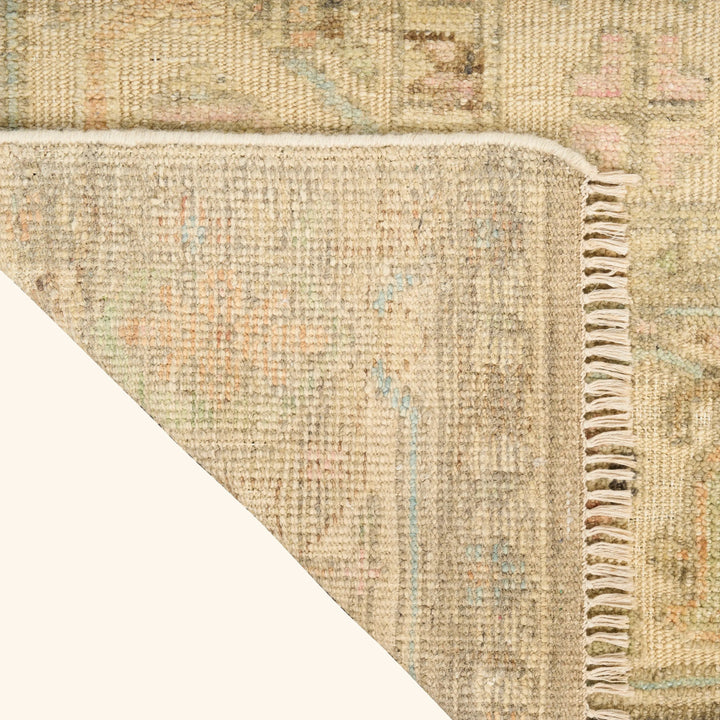 Traditional Essentials Wool Rug Beige / 8' x 10'