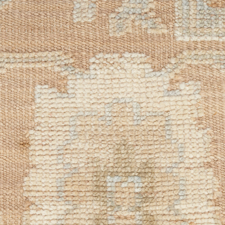 Traditional Wool Rug Dusty Mauve / 8' x 10'