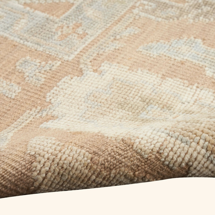 Traditional Wool Rug Dusty Mauve / 8' x 10'