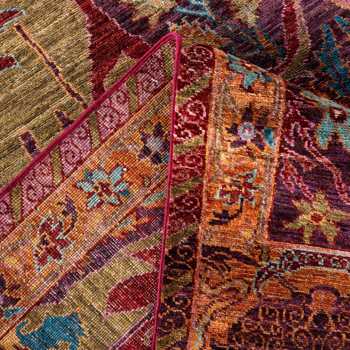 Purple Soluna Traditional Wool Rug - 6'7" x 9'10"