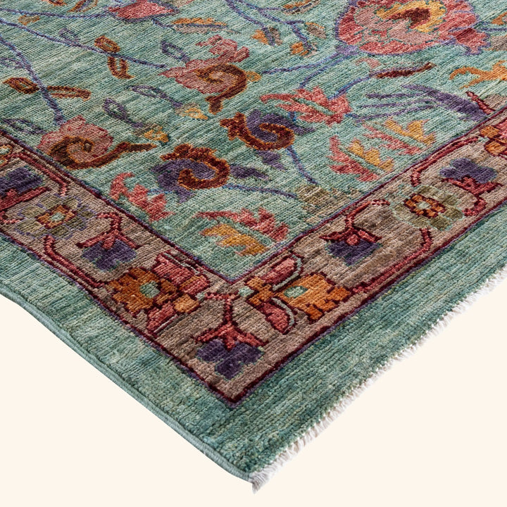 Green Soluna Traditional Wool Rug - 10'4" x 13'9"