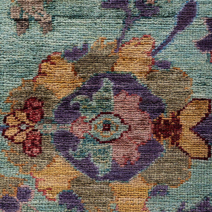 Green Soluna Traditional Wool Rug - 10'4" x 13'9"