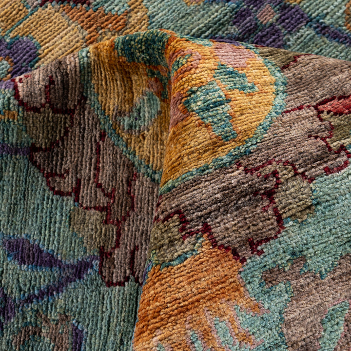 Green Soluna Traditional Wool Rug - 10'4" x 13'9"