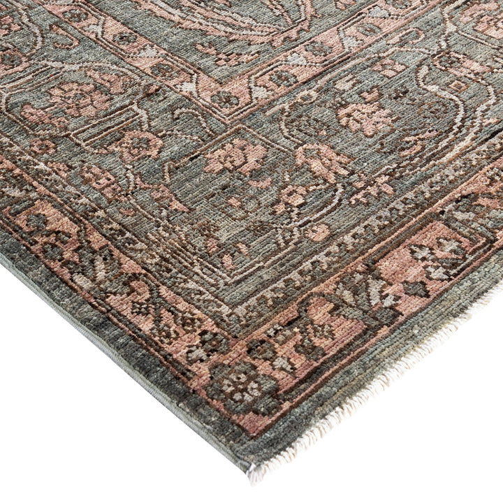 Green Soluna Traditional Wool Rug - 9'2" x 11'10"