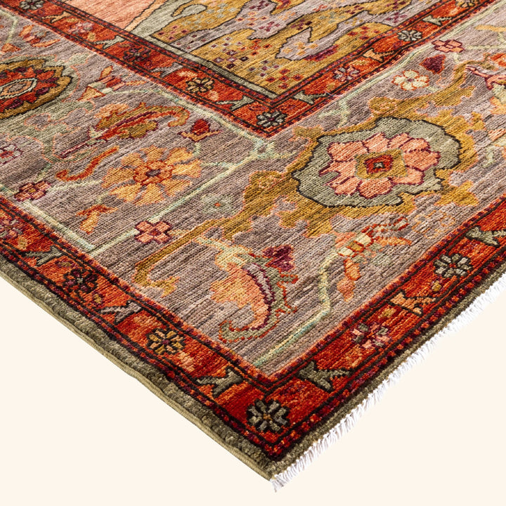 Green Soluna Traditional Wool Rug - 8'5" x 9'8"