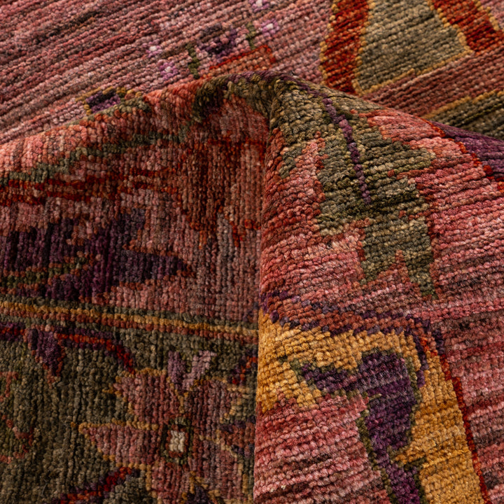 Pink Soluna Traditional Wool Rug - 10'4" x 13'6"