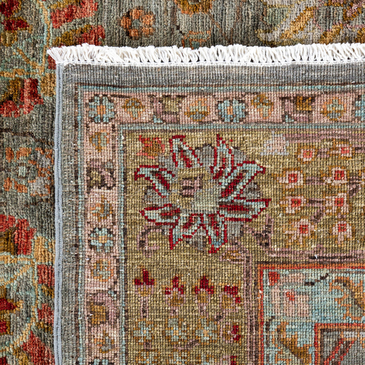 Grey Soluna Traditional Wool Rug - 6'1" x 8'10"