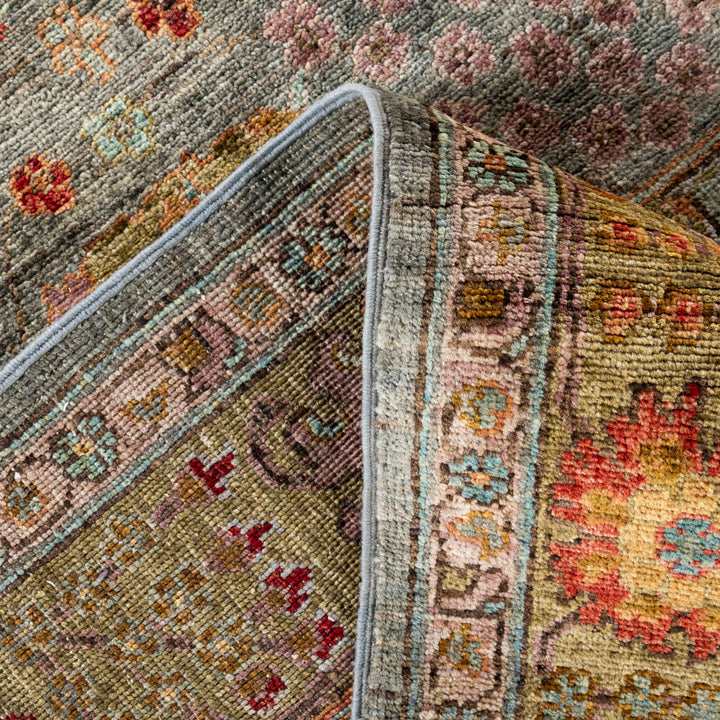 Grey Soluna Traditional Wool Rug - 6'1" x 8'10"