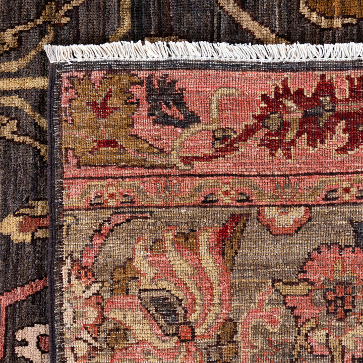 Black Soluna Traditional Wool Rug - 7'9" x 10'4"