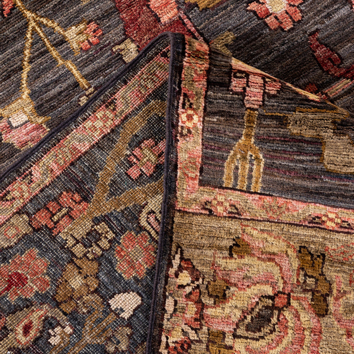 Black Soluna Traditional Wool Rug - 7'9" x 10'4"