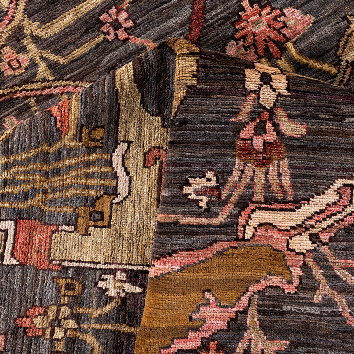 Black Soluna Traditional Wool Rug - 7'9" x 10'4"