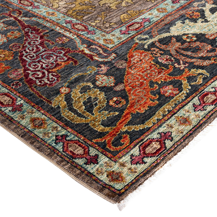 Beige Soluna Traditional Wool Rug - 6'4" x 8'10"
