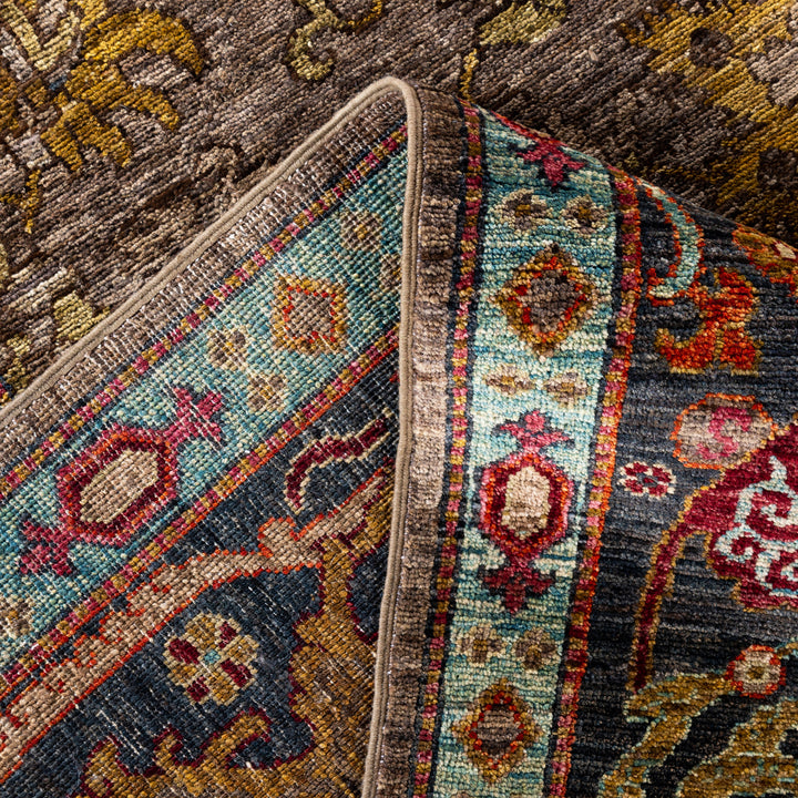 Beige Soluna Traditional Wool Rug - 6'4" x 8'10"