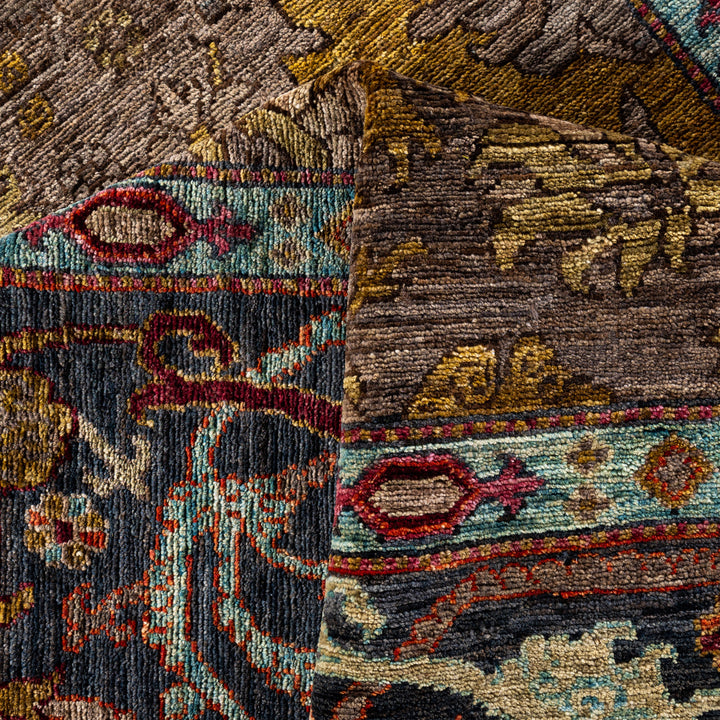 Beige Soluna Traditional Wool Rug - 6'4" x 8'10"