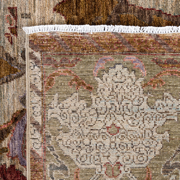 Sand Soluna Traditional Wool Rug - 6' x 9'2"