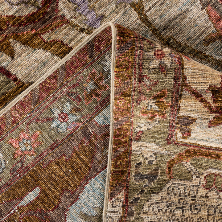 Sand Soluna Traditional Wool Rug - 6' x 9'2"