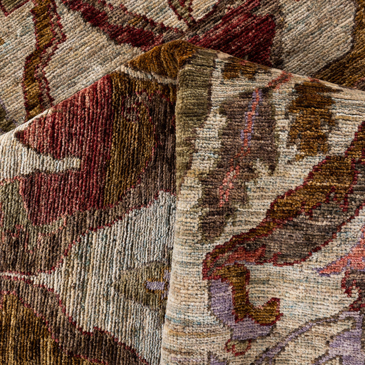 Sand Soluna Traditional Wool Rug - 6' x 9'2"