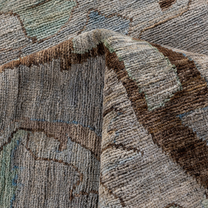 Grey Soluna Traditional Wool Rug - 10'1" x 13'9"