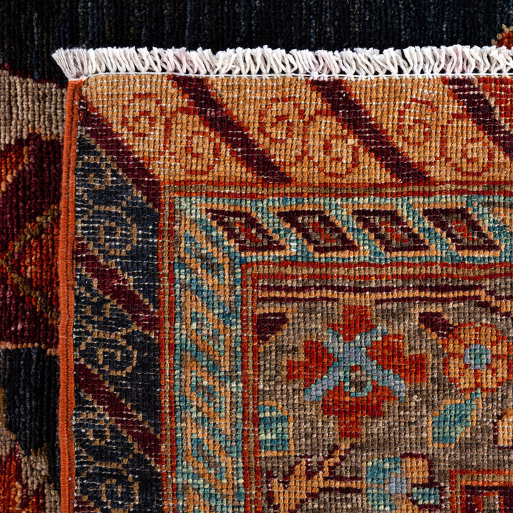Black Soluna Traditional Wool Rug - 10'5" x 14'3"