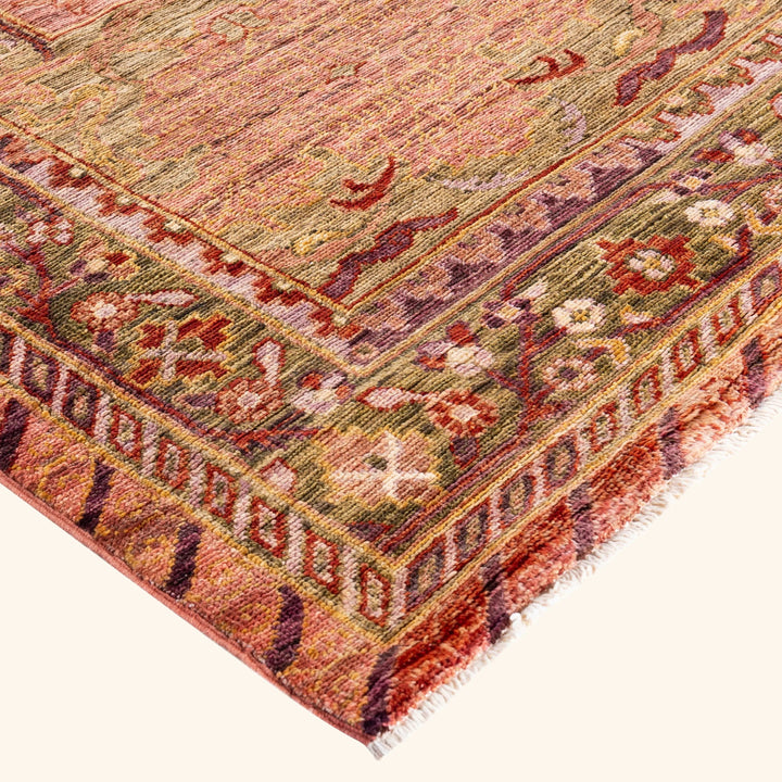Pink Soluna Traditional Wool Rug - 9'1" x 12'9"