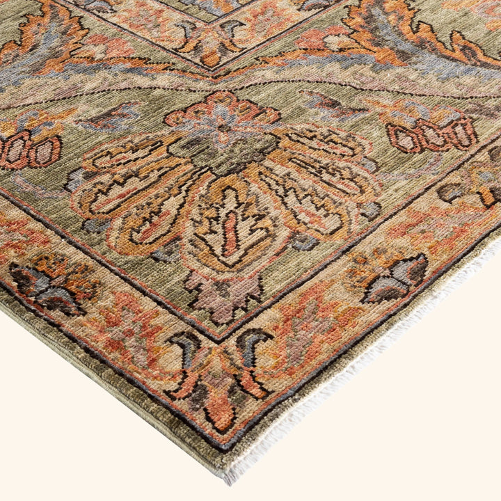 Green Soluna Traditional Wool Rug - 9'2" x 11'10"