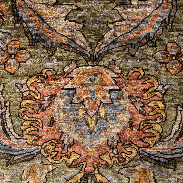 Green Soluna Traditional Wool Rug - 9'2" x 11'10"