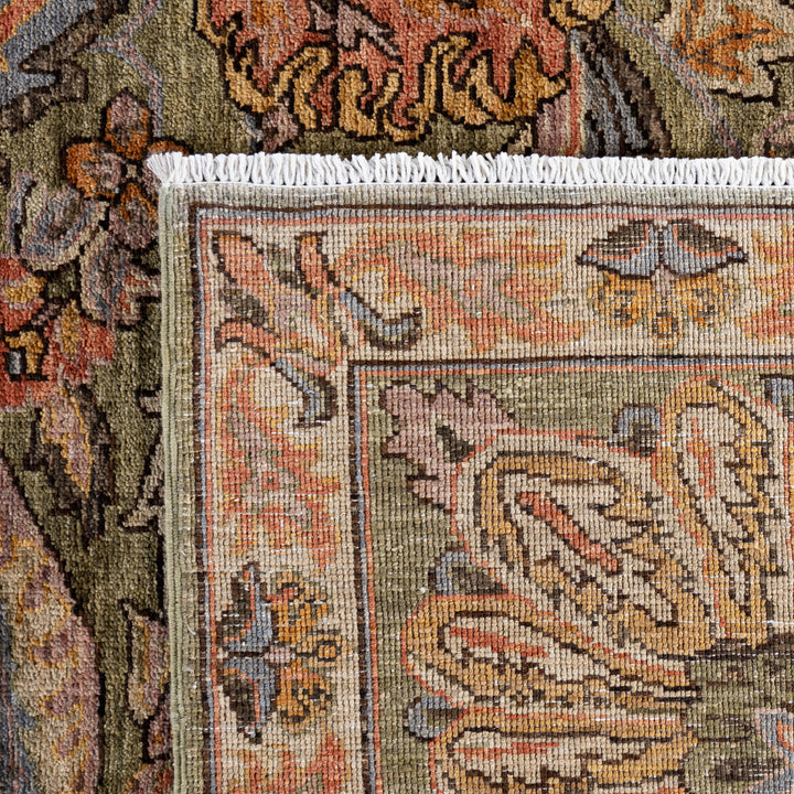 Green Soluna Traditional Wool Rug - 9'2" x 11'10"