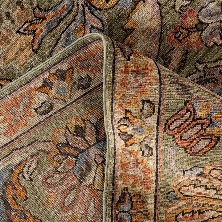 Green Soluna Traditional Wool Rug - 9'2" x 11'10"