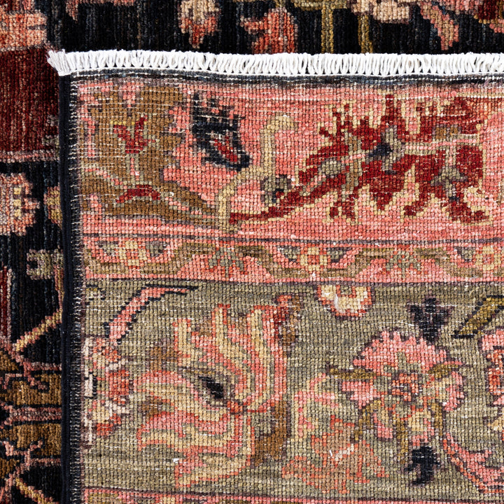Black Soluna Traditional Wool Rug - 6'1" x 9'