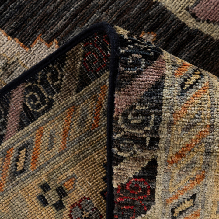 Black Soluna Traditional Wool Rug - 10' x 13'8"