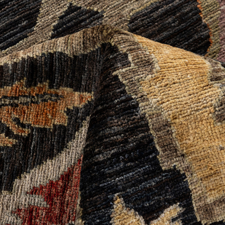Black Soluna Traditional Wool Rug - 10' x 13'8"