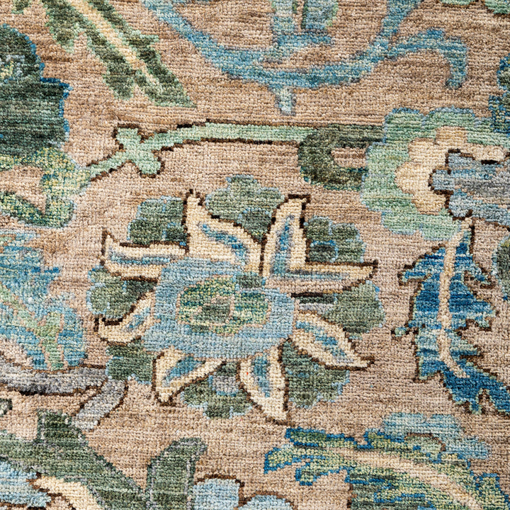 Ivory Soluna Traditional Wool Rug - 8'2" x 10'1"