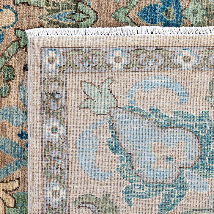 Ivory Soluna Traditional Wool Rug - 8'2" x 10'1"