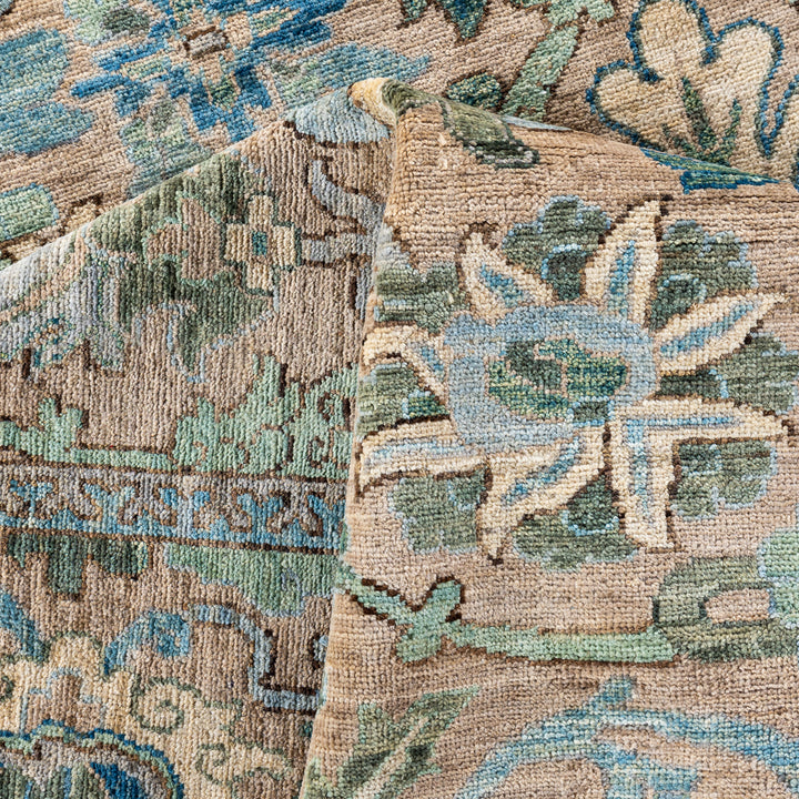 Ivory Soluna Traditional Wool Rug - 8'2" x 10'1"