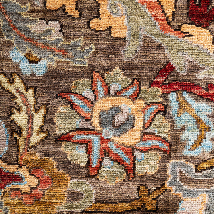 Brown Soluna Traditional Wool Rug - 6'1" x 8'10"