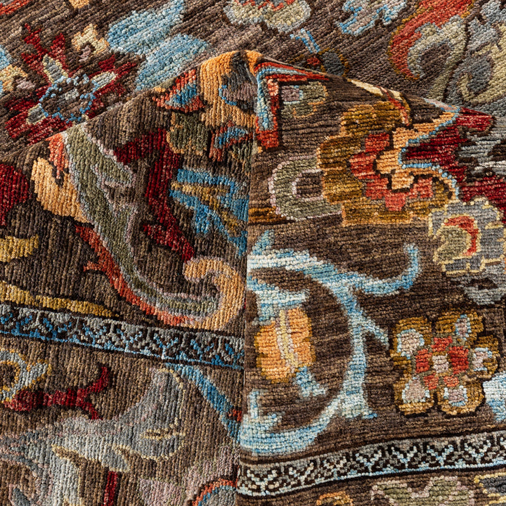 Brown Soluna Traditional Wool Rug - 6'1" x 8'10"