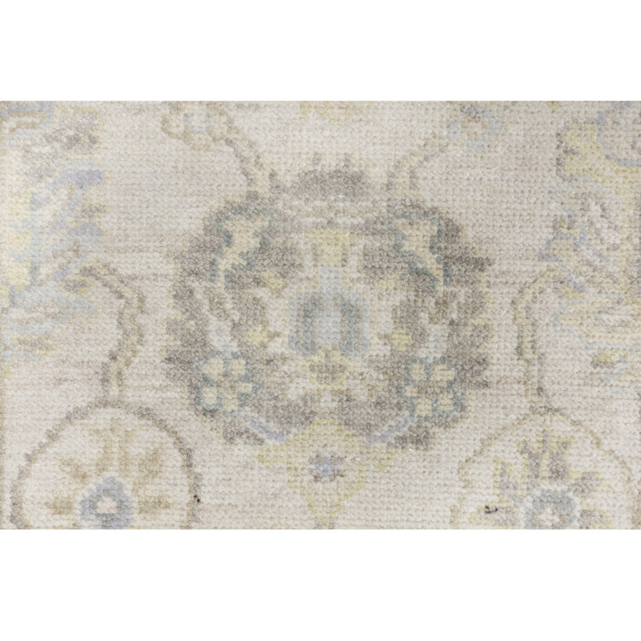 Ivory Grey Traditional Wool Runner - 2'6" x 12'