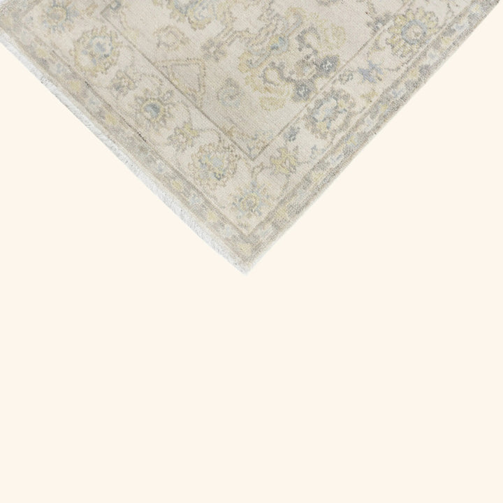 Ivory Grey Traditional Wool Runner - 2'6" x 12'