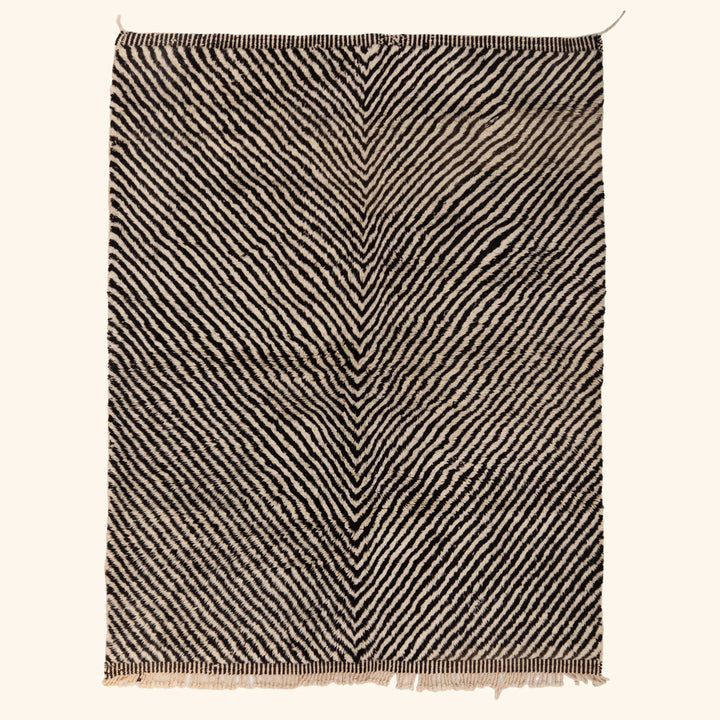 Black & White Moroccan Berber Wool Rug - 5'7" x 6'11"