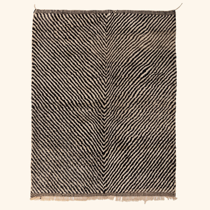 Black & White Moroccan Berber Wool Rug - 5'7" x 6'11"