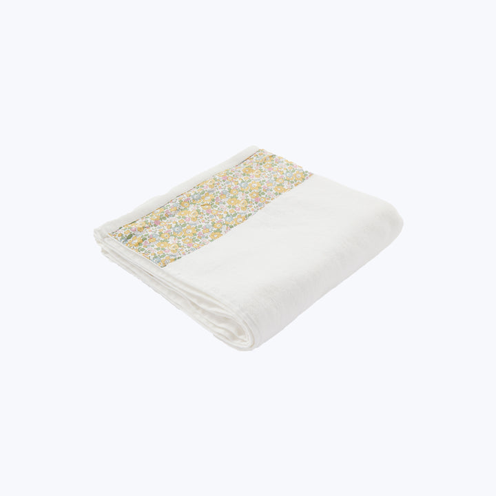 Betsy Ann Hand Towel, Yellow