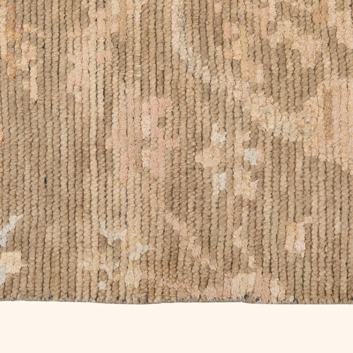 Beige Transitional Wool Silk Blend Rug - 8' x 10'